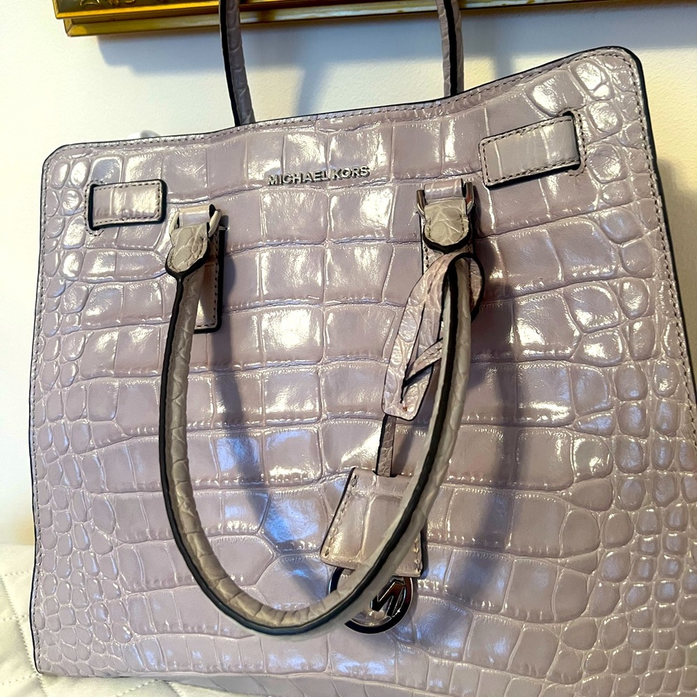 Michael Kors  Dillon Tote!
Rare!